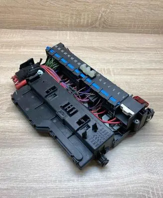 BMW 3 E46 Fuse module 8364540 8364530
