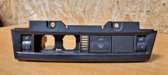 Ford Focus Windscreen/window heater switch 4m5113d734ac
