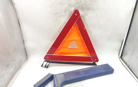 Skoda Octavia Mk2 (1Z) Emergency warning sign 27R0392051