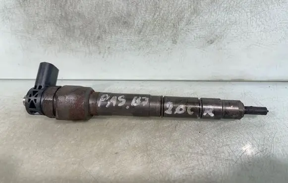 Volkswagen PASSAT B7 Fuel injector 03l130855cx 0986435167 Az1f413