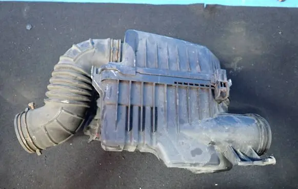 Hyundai Veloster Air filter box 23110-1r100