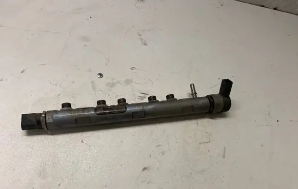 BMW 3 E90 E91 Fuel main line pipe 0445214182