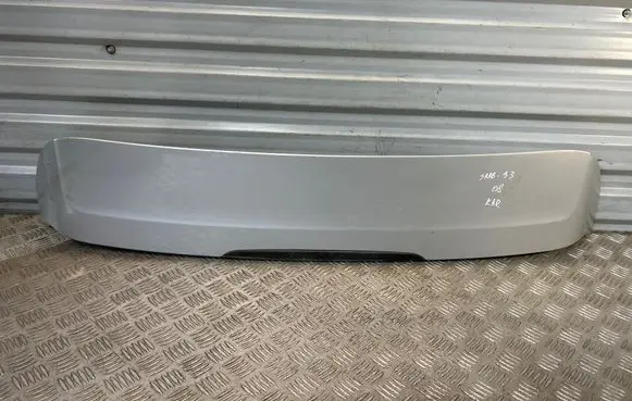 Tailgate/trunk spoiler