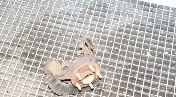 Ford Kuga I Front wheel hub
