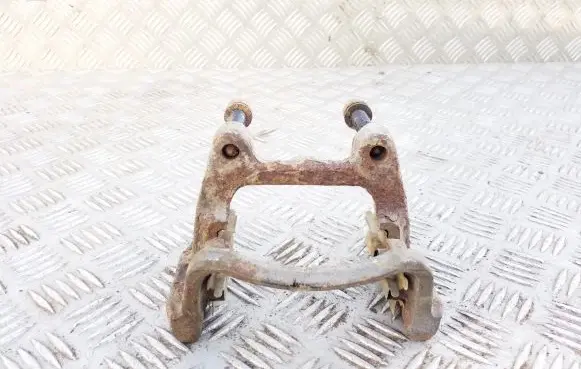 Volkswagen PASSAT B6 Brake caliper pad carrier rear 