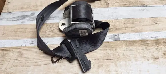 Volkswagen Jetta V Rear seatbelt 1K5857805