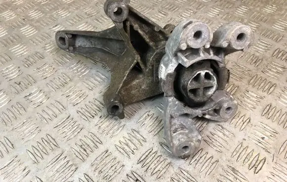Mini One - Cooper Coupe R56 Gearbox mount 6779806