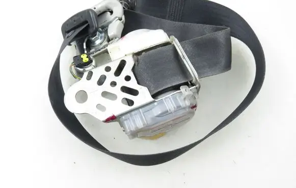 Suzuki Swift I Front seatbelt 8494063J1
