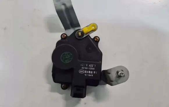 Hyundai Getz Tailgate strut 