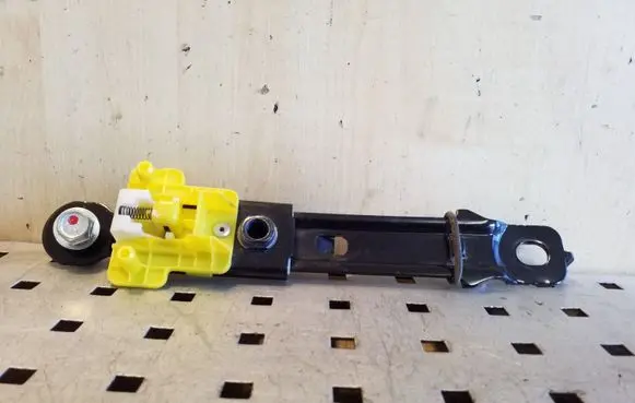 Hyundai ix35 Seat belt adjustment rail 