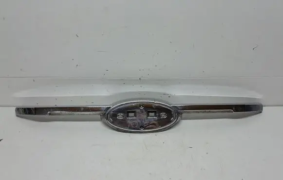 Front bumper upper radiator grill