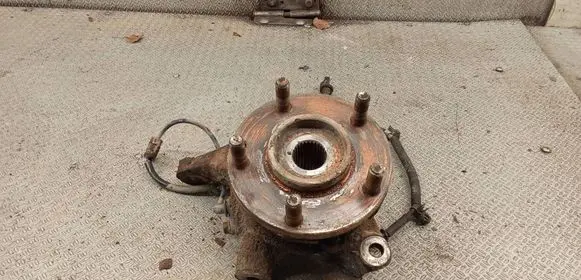 Hyundai Tucson JM Front wheel hub spindle knuckle 