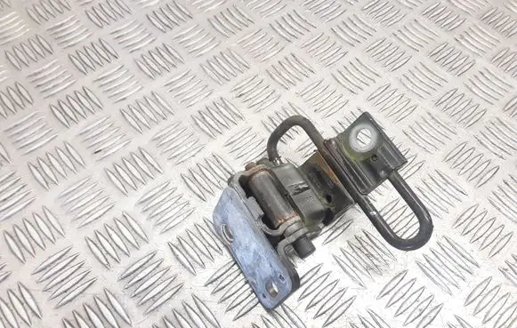 Audi A3 S3 8P Front door lower hinge 8E0831411E