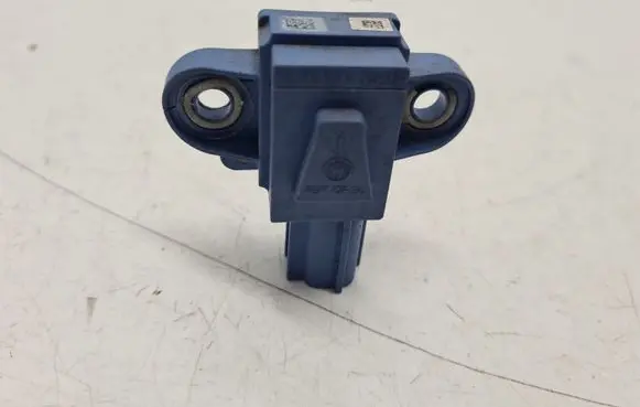 Volkswagen Golf V Airbag deployment crash/impact sensor 1K0955557A