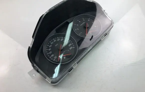 Volvo C70 Speedometer (instrument cluster) 31254775