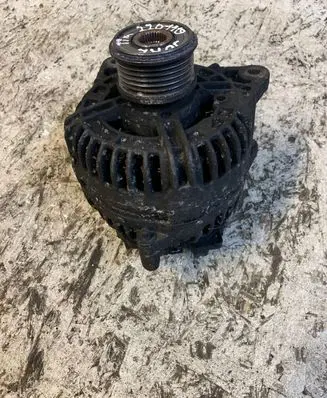 Nissan Juke I F15 Generator/alternator
