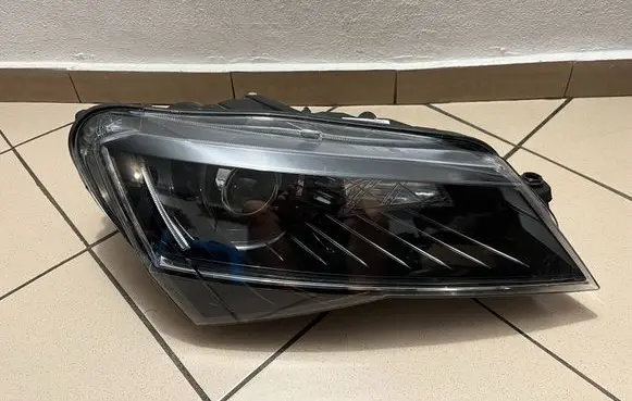 Skoda Superb B8 (3V) Headlight/headlamp 3V1941018A