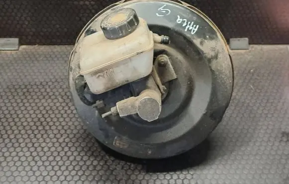 Opel Astra G Brake booster 90498034