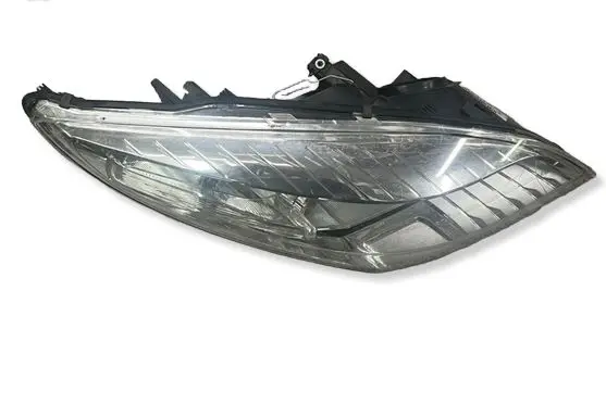 Renault Megane III Headlight/headlamp 260100017R