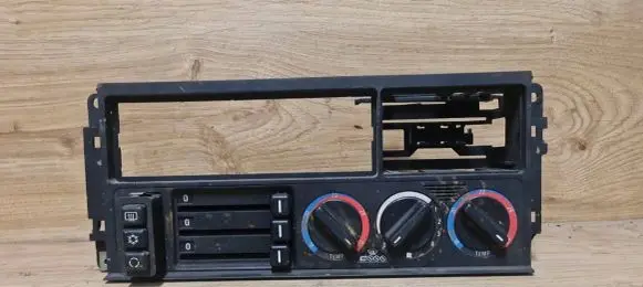 BMW 5 E34 Climate control unit 62131384141