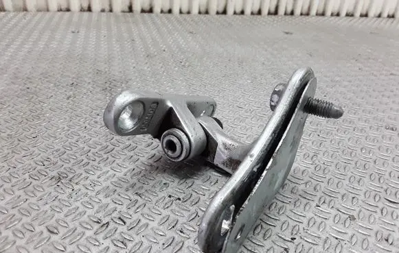 Mercedes-Benz C W203 Front door upper hinge