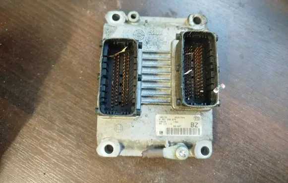 Opel Corsa C Engine control unit/module 09115112 0261206074