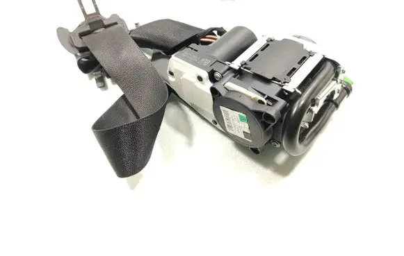 Mercedes-Benz C W204 Front seatbelt A2048602485