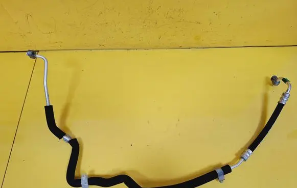 Mazda 5 Air conditioning (A/C) pipe/hose