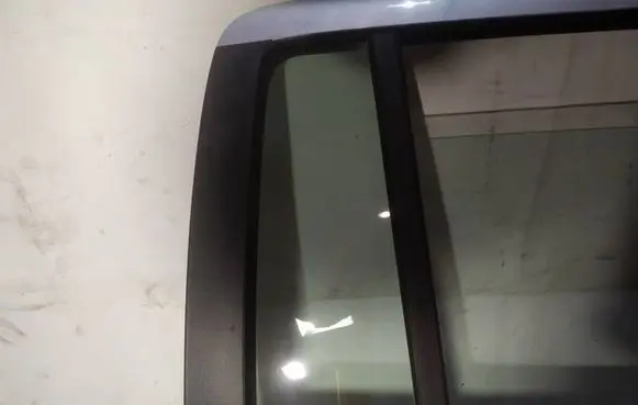 Opel Zafira A Rear vent window glass as2