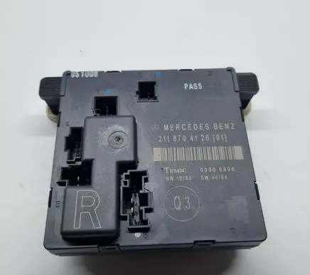 Mercedes-Benz E W211 Door control unit/module 2118704126