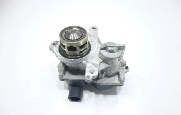 Volkswagen PASSAT B8 EGR valve 05L131501M