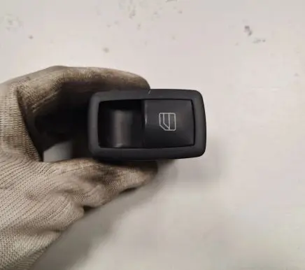 Mercedes-Benz A W169 Electric window control switch A2518200510 03128150