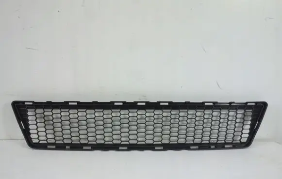 Toyota Verso Front bumper lower grill 0F040