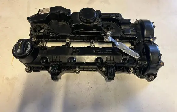 Mercedes-Benz Sprinter W907 W910 Rocker cam cover A6540167100