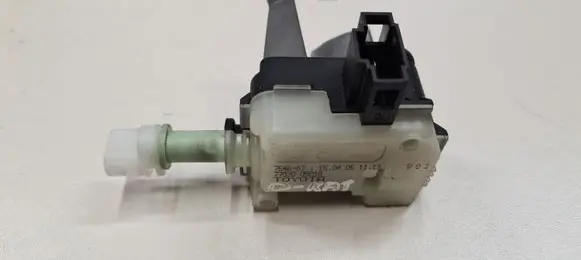 Toyota Avensis T250 Central locking motor 7703005011 754667