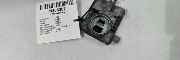 Audi A8 S8 D4 4H Voltage converter/converter module 