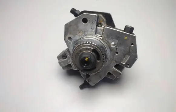 BMW 7 E65 E66 Fuel injection high pressure pump 7788798
