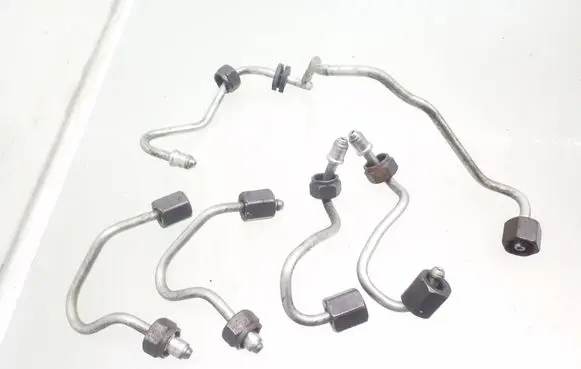 BMW 1 E81 E87 Fuel injector supply line/pipe 
