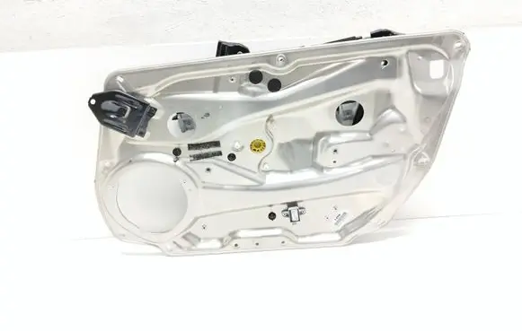 Front window lifting mechanism without motor