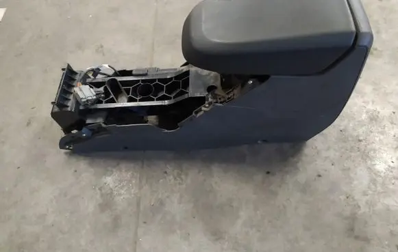 Ford Focus C-MAX Center console 