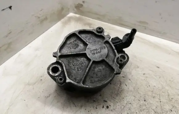 Peugeot 407 Vacuum pump D1562C21904P