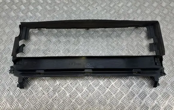 Volvo XC40 Radiator trim 31455421