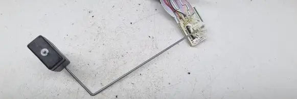 Suzuki Grand Vitara II Fuel level sensor 