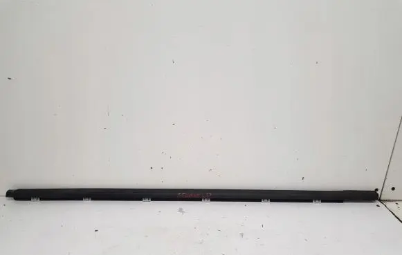 KIA Stonic Front door glass trim molding