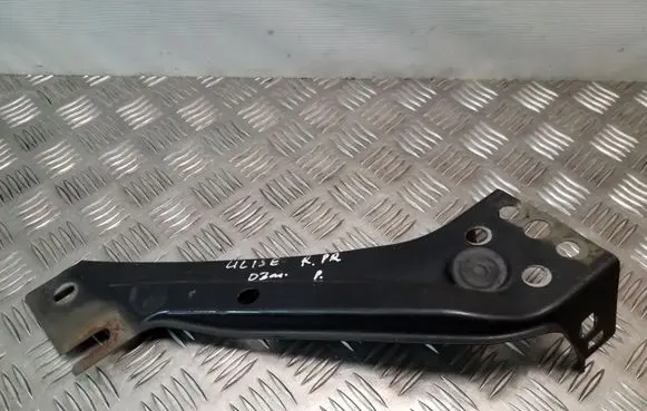 Headlight/headlamp mounting bracket