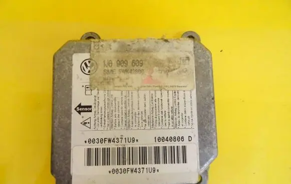 Volkswagen Golf IV Airbag control unit/module 1J0909609