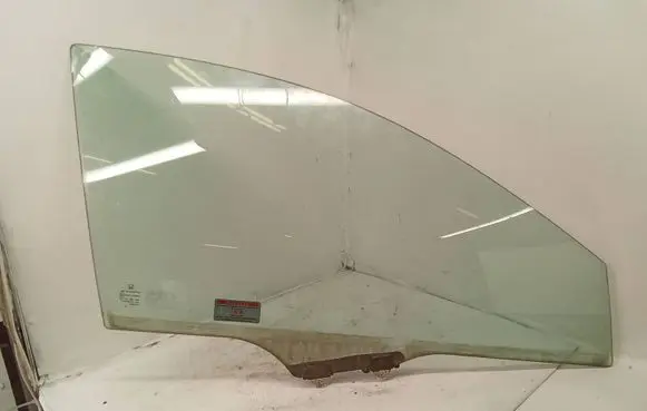 Honda CR-V Front door window glass four-door