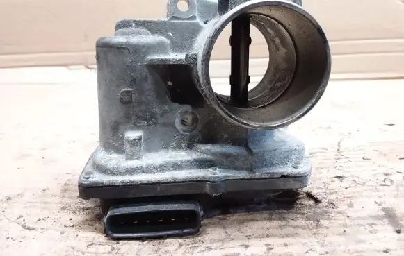 Toyota Auris 150 Throttle valve 261000N030