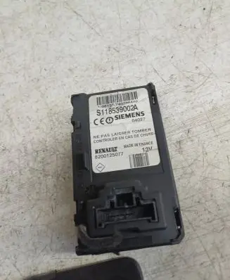 Renault Scenic II - Grand scenic II Ignition key card reader 8200125077 S118539002A 04027