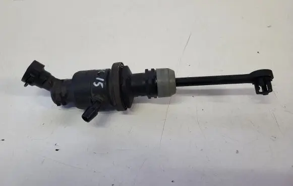 Nissan Qashqai Clutch slave cylinder 306104BG1A